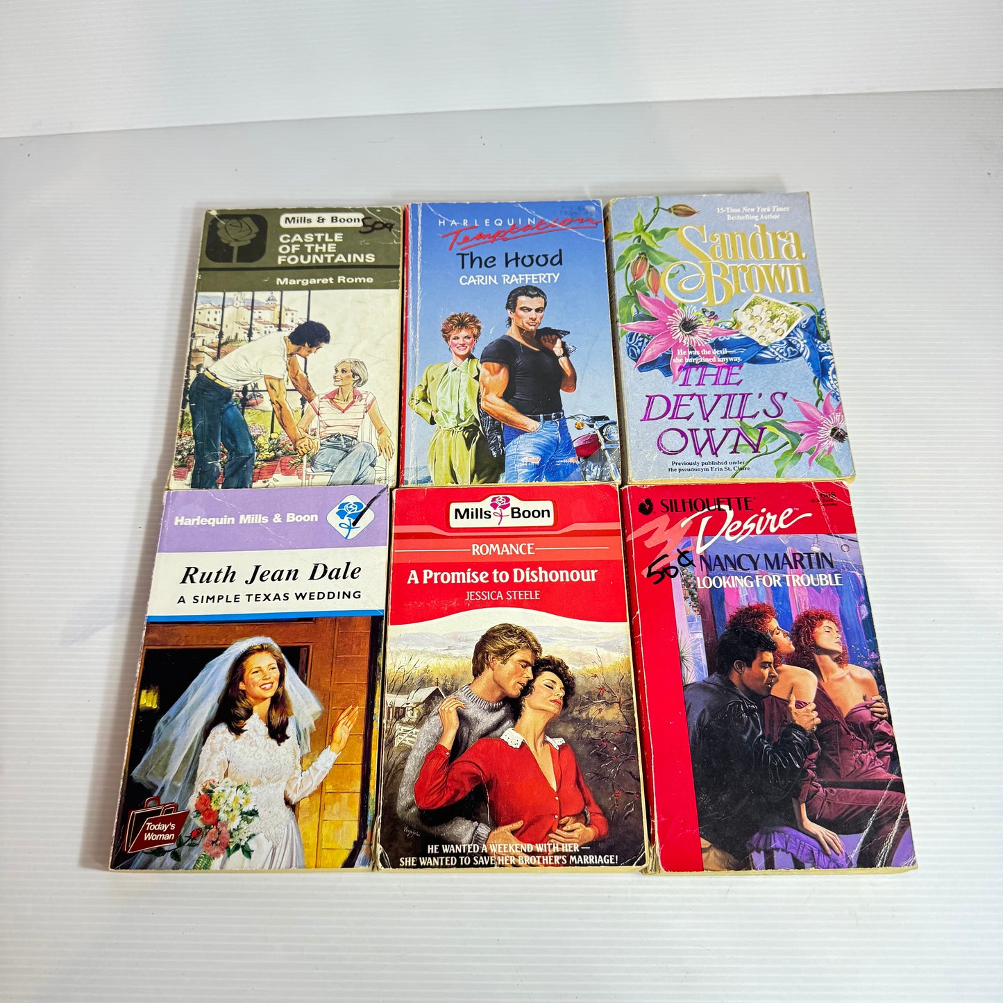Harlequin and Mills & Boon Mixed Themed Vintage Book Bundle X 6 Books (2392)