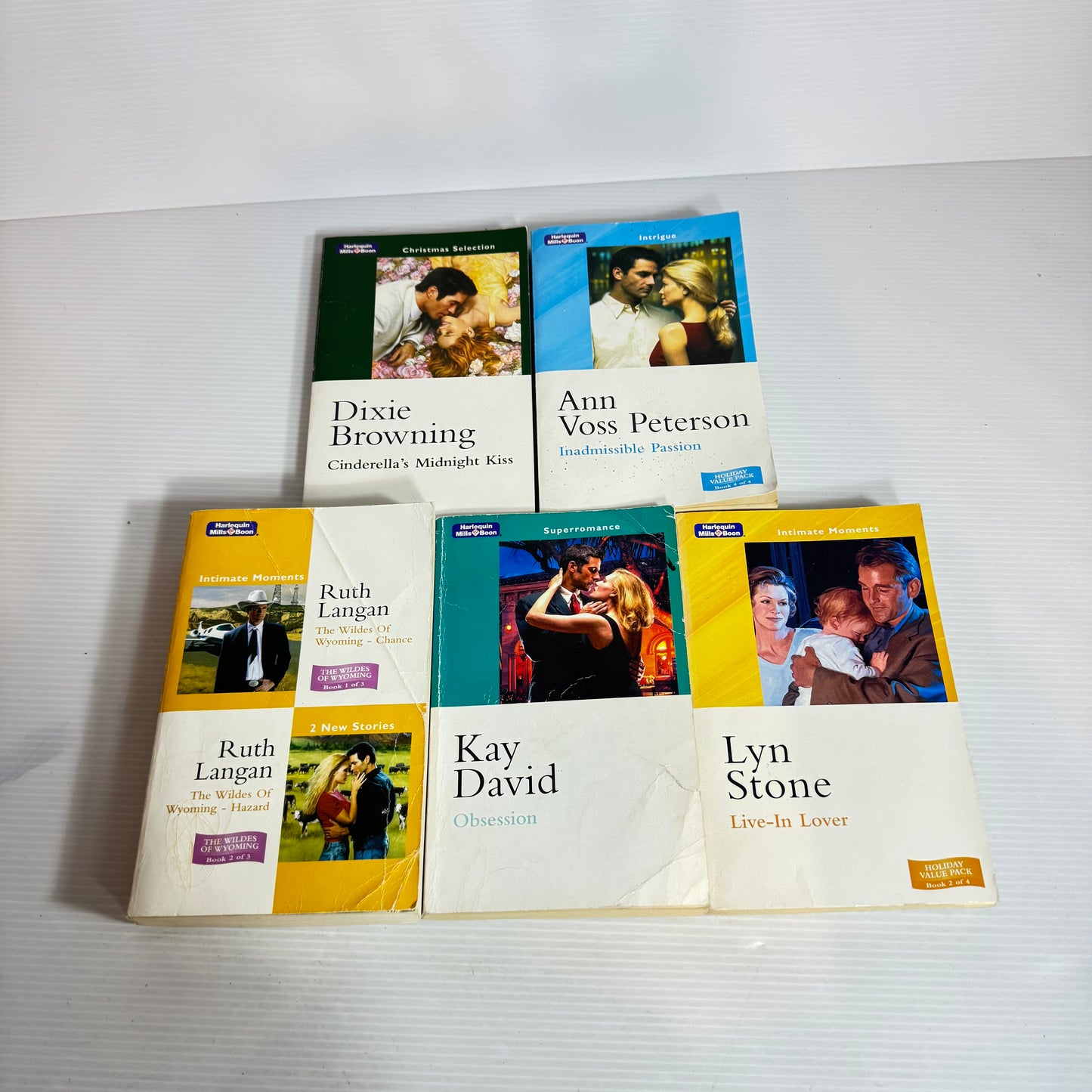 Mills & Boon Book Bundle x 5 Books x 6 Stories (2388)
