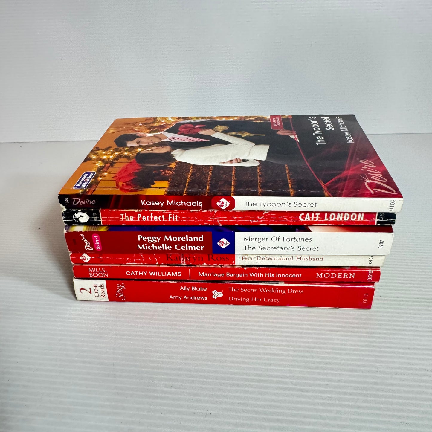 Mills & Boon Sexy & Desire Book Bundle x 6 Books 8 x Stories (2389)