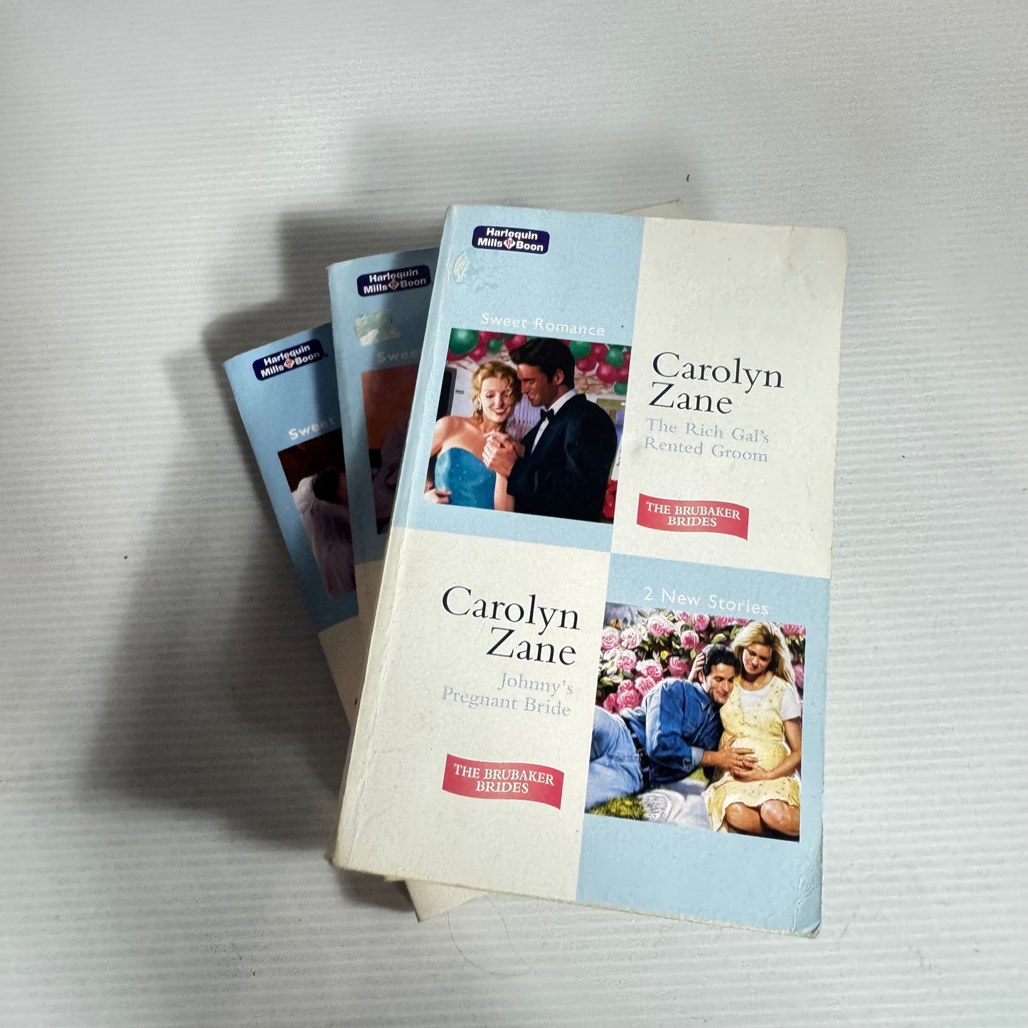 Mills & Boon Sweet Romance Book Bundle x 3 Books 6 x Stories (2387)