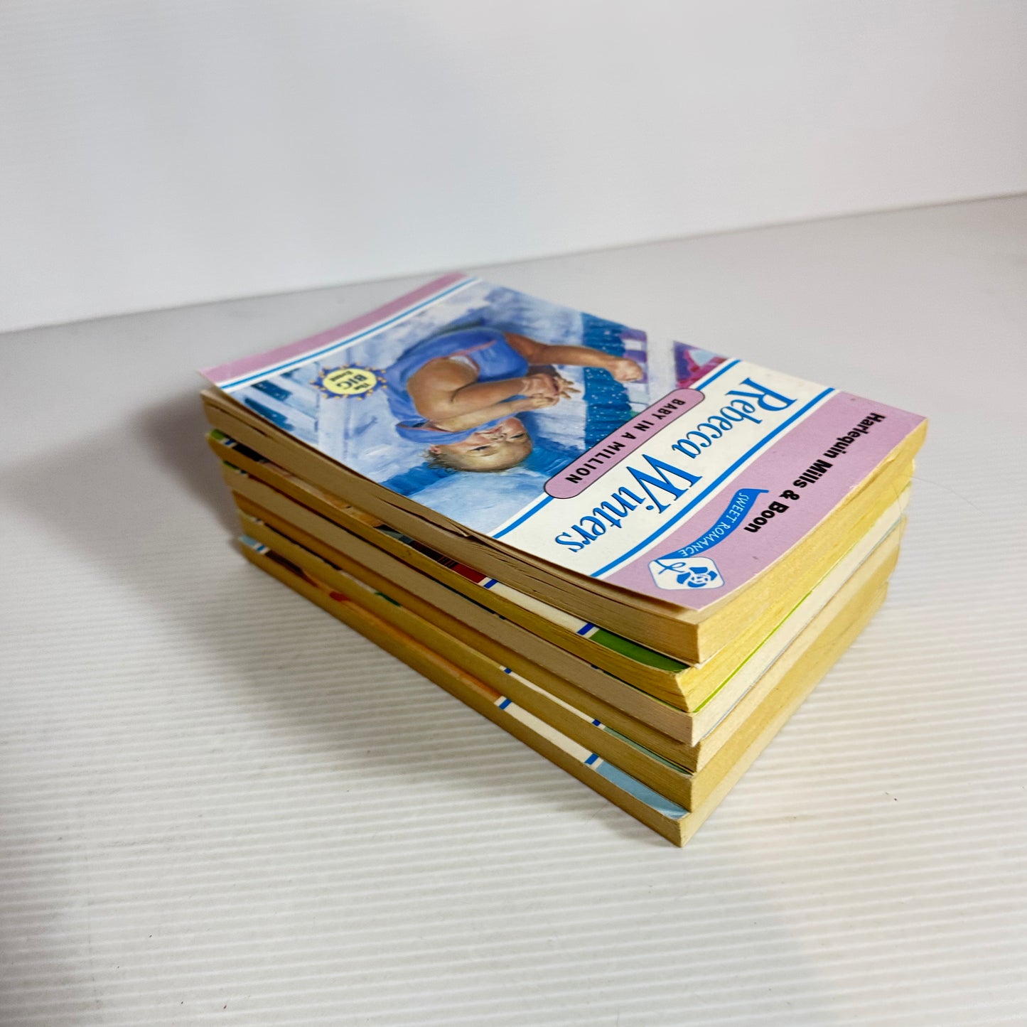 Mills & Boon Vintage Book Bundle x 6 Books (2376)