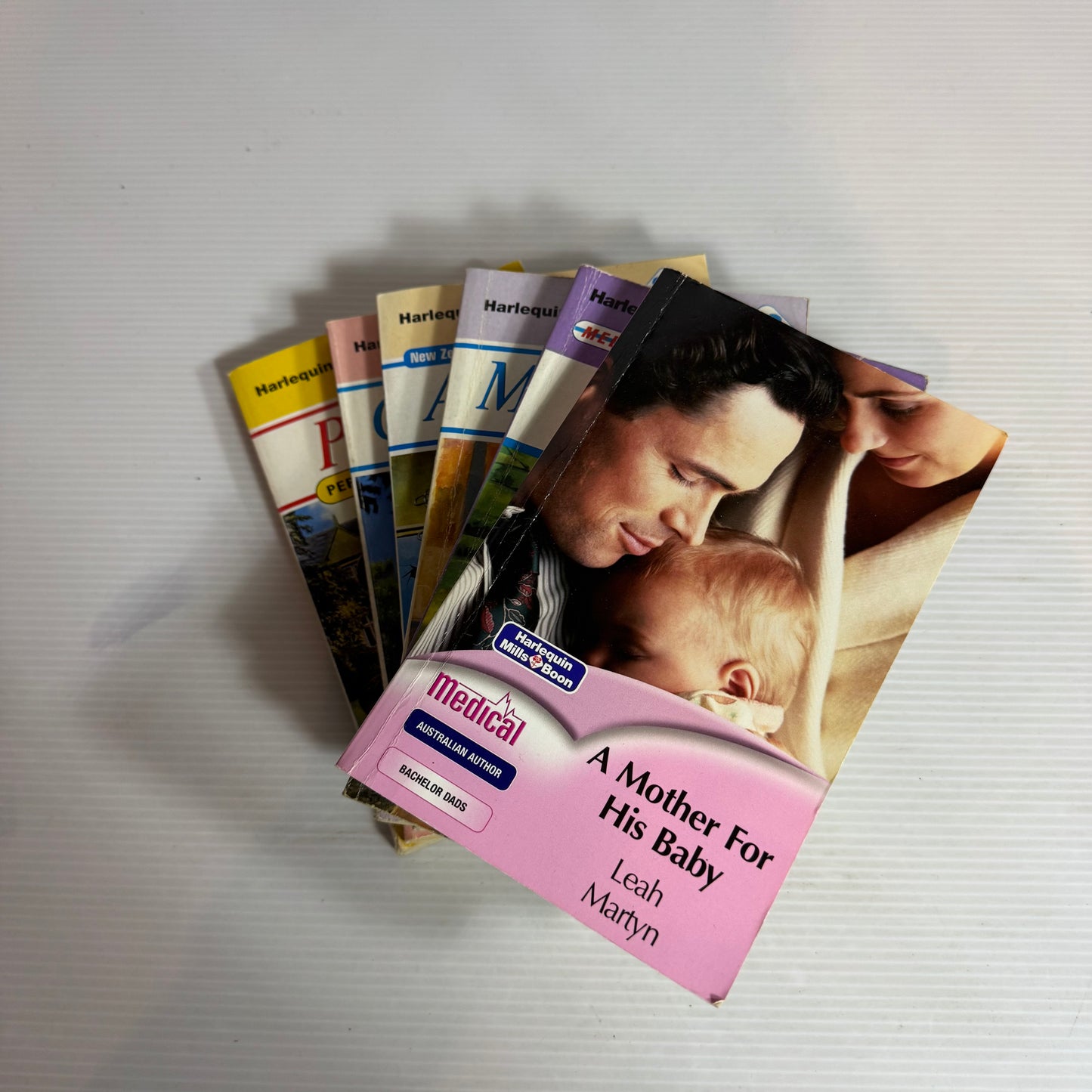 Mills & Boon Vintage Book Bundle x 6 Books (2374)