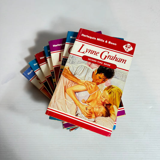 Vintage Mills & Boon Book Bundle x 7 Books (2400)