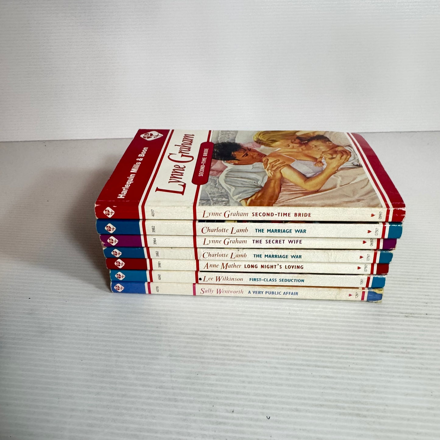 Vintage Mills & Boon Book Bundle x 7 Books (2400)