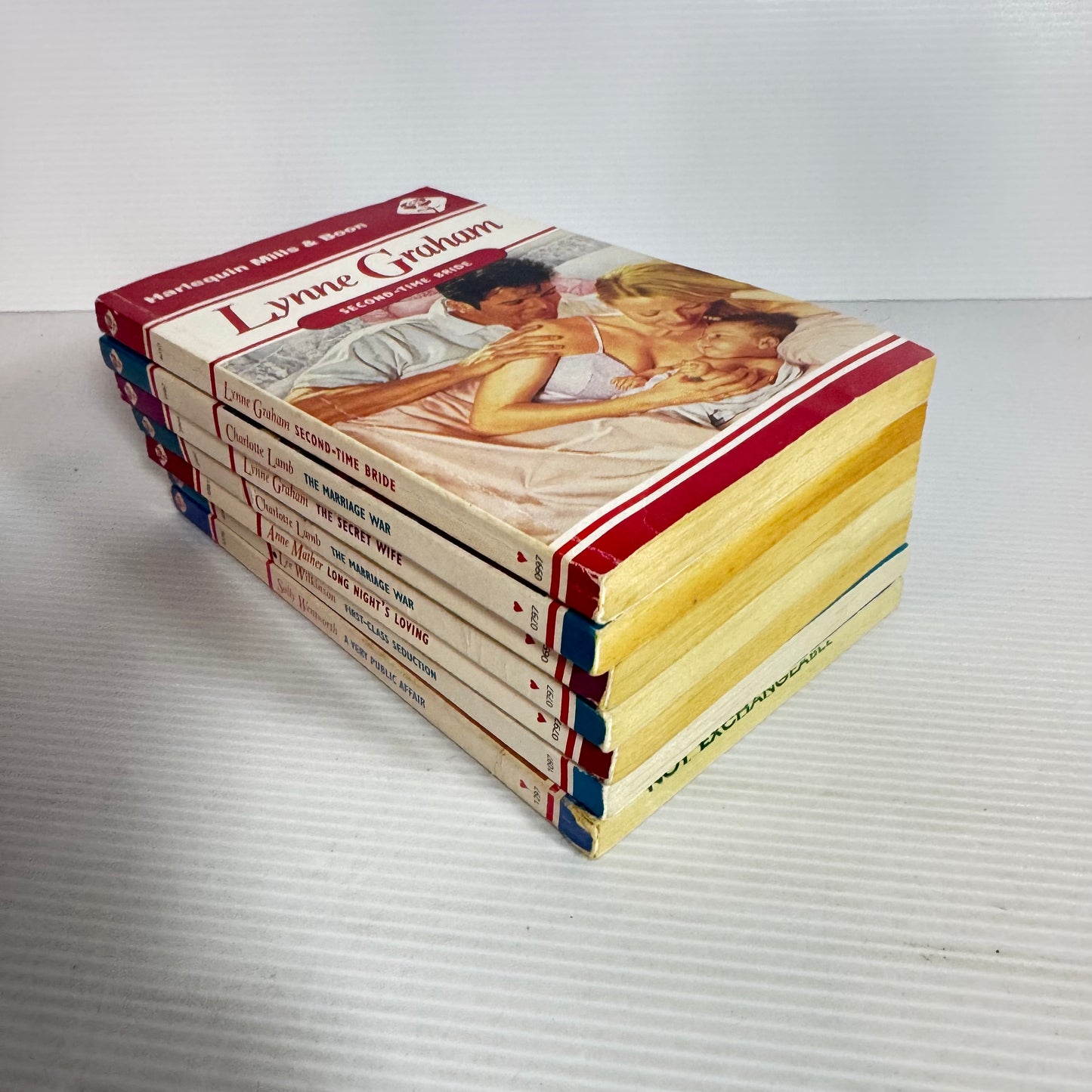 Vintage Mills & Boon Book Bundle x 7 Books (2400)