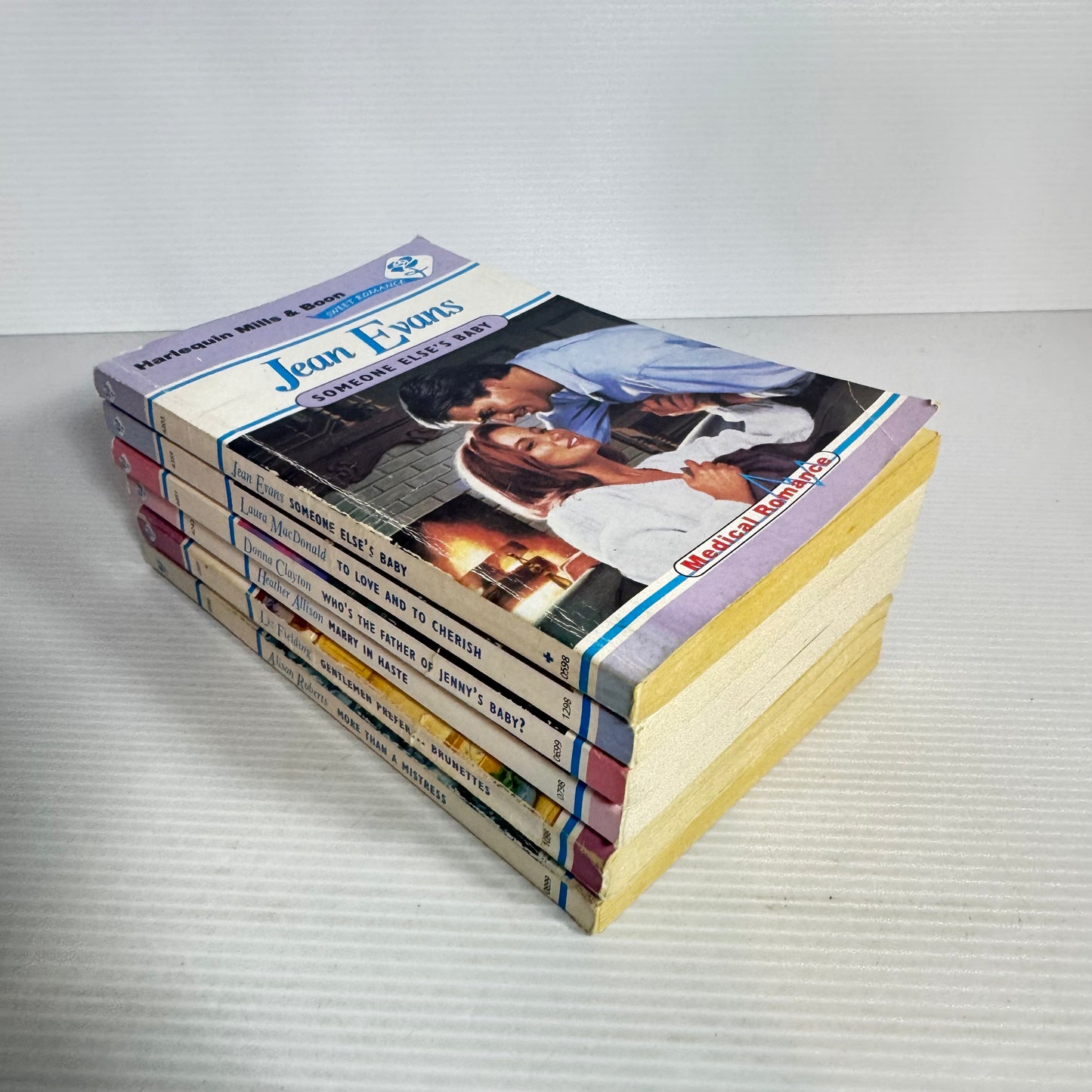 Harlequin Mills & Boon Sweet Romance Book Bundle x 6 Books (2425)