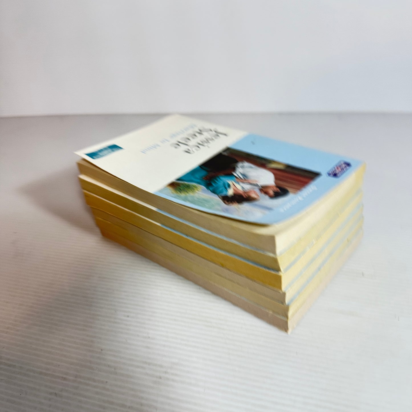 Mills & Boon Sweet Romance Book Bundle x 6 Books (2417)