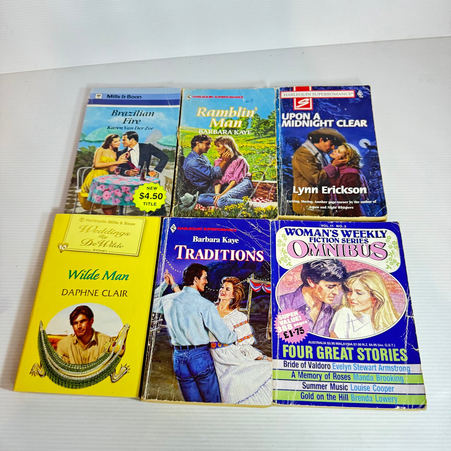 Harlequin and Mills & Boon Vintage Mixed Theme Book Bundle x 6 Books(2412)